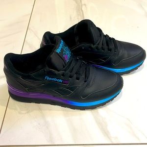 Women’s Reebok sneakers